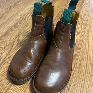 Brown Leather Jim green Chelsea Boots barefoot